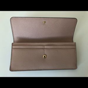 Michael Kors Bags - Michael Kors Jet Set Wallet Michael Kors Bags - Michael Kors Jet Set Wallet